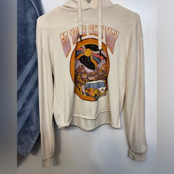 Altar'd State Tops - altar’d state “Go Your Own Way” Cream Graphic Cropped Hoodie Sweater Woman’s XS